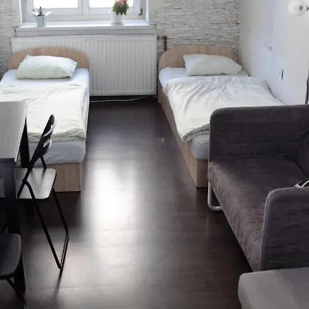 بيت شباب Pit Stop