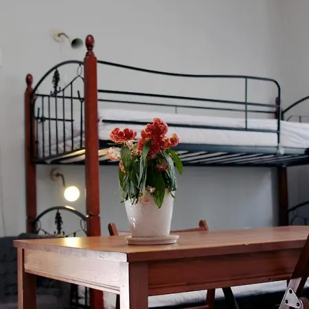 Pit Stop بيت شباب *