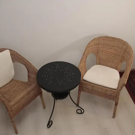 Pit Stop بيت شباب *